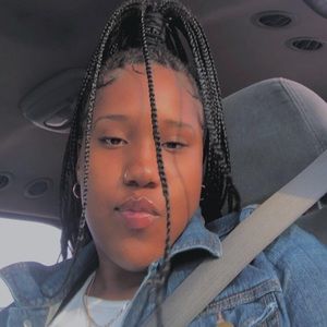 Meet your Posher, Naomi